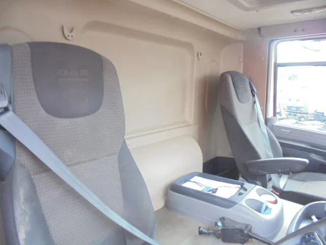 شاحنة قلاب, شاحنة كرين DAF CF 370 8X4 + PALFINGER EPSILON: صورة 9