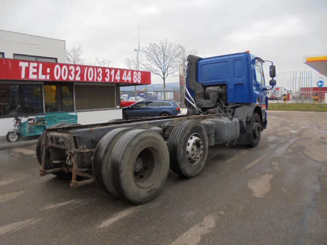 DAF CF 75.250 6X2 - شاحنة بهيكل معدني للمقصورة: صورة 4 DAF CF 75.250 6X2 - شاحنة بهيكل معدني للمقصورة: صورة 4