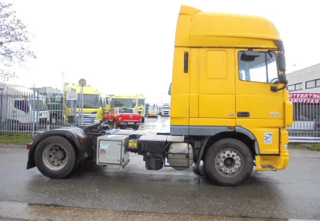 Interior photo 1: تأجير DAF XF 105.410 EURO 5 DAF XF 105.410 EURO 5