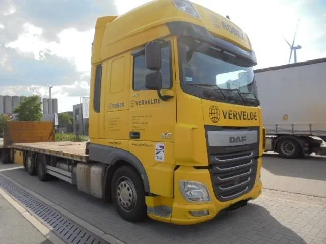 DAF XF 510 FAR 6X2 - شاحنات مسطحة: صورة 2 DAF XF 510 FAR 6X2 - شاحنات مسطحة: صورة 2