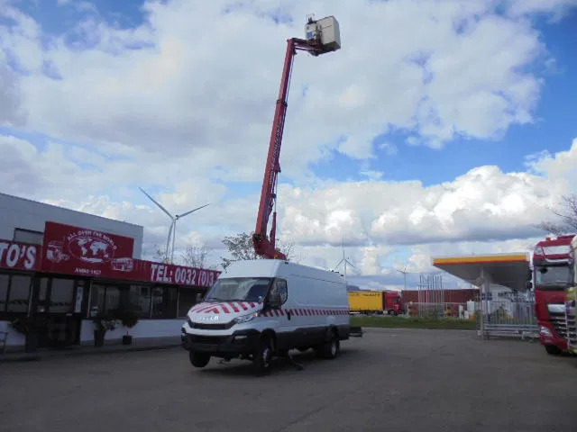 Iveco Daily 70 70C17 - شاحنة, شاحنة كرين: صورة 1 Iveco Daily 70 70C17 - شاحنة, شاحنة كرين: صورة 1