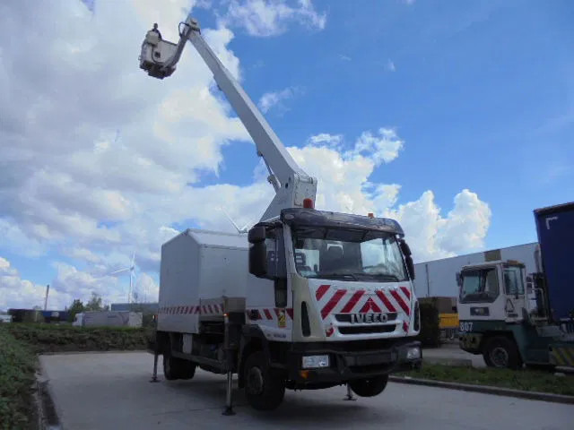 Iveco EuroCargo 120 EL22 EUR5 - شاحنة: صورة 3 Iveco EuroCargo 120 EL22 EUR5 - شاحنة: صورة 3