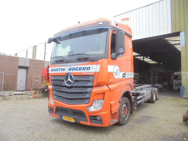 Mercedes-Benz Actros 2542 LS 6X2 ENGINE BROKE - ناقلة حاويات/ شاحنة حاويات: صورة 1 Mercedes-Benz Actros 2542 LS 6X2 ENGINE BROKE - ناقلة حاويات/ شاحنة حاويات: صورة 1