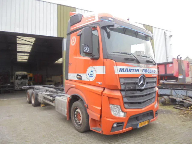 Mercedes-Benz Actros 2542 LS 6X2 ENGINE BROKE - ناقلة حاويات/ شاحنة حاويات: صورة 3 Mercedes-Benz Actros 2542 LS 6X2 ENGINE BROKE - ناقلة حاويات/ شاحنة حاويات: صورة 3