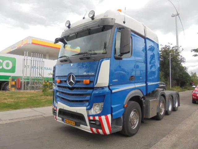 Mercedes-Benz Actros 4158 8X4 180 TON NL KENTEKEN - رأس تريلا: صورة 1 Mercedes-Benz Actros 4158 8X4 180 TON NL KENTEKEN - رأس تريلا: صورة 1