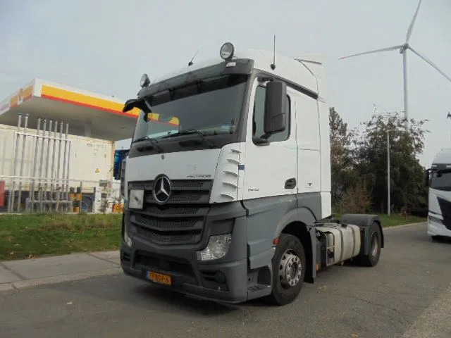 Mercedes-Benz Actros - رأس تريلا: صورة 1 Mercedes-Benz Actros - رأس تريلا: صورة 1