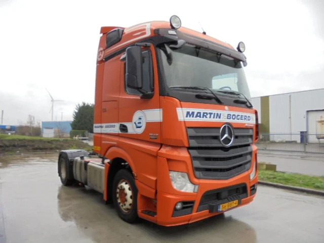 Mercedes-Benz Actros - مقطورة السحب: صورة 3 Mercedes-Benz Actros - مقطورة السحب: صورة 3