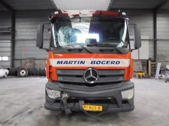 Mercedes-Benz Antos 1832 CABINE SCHADE - مقطورة السحب: صورة 2 Mercedes-Benz Antos 1832 CABINE SCHADE - مقطورة السحب: صورة 2