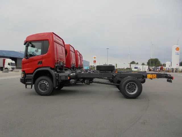 Scania P450 XT 4X4 NIEUW - DEMO - شاحنة بهيكل معدني للمقصورة: صورة 4 Scania P450 XT 4X4 NIEUW - DEMO - شاحنة بهيكل معدني للمقصورة: صورة 4