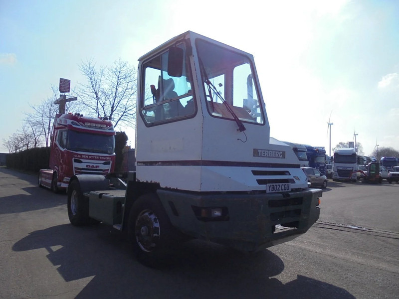 Terberg YT 180 - شاحنة نقل نصف مقطورة بالميناء: صورة 3 Terberg YT 180 - شاحنة نقل نصف مقطورة بالميناء: صورة 3