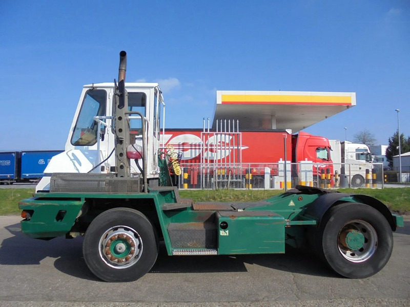 Terberg YT 180 - شاحنة نقل نصف مقطورة بالميناء: صورة 2 Terberg YT 180 - شاحنة نقل نصف مقطورة بالميناء: صورة 2