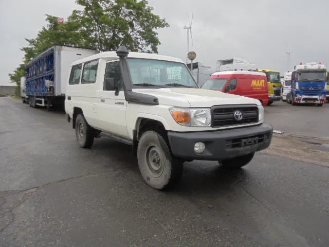 Toyota Land Cruiser HZJ78L 4X4 EXPORT OUTSIDE EU ONLY - سيارة: صورة 3 Toyota Land Cruiser HZJ78L 4X4 EXPORT OUTSIDE EU ONLY - سيارة: صورة 3