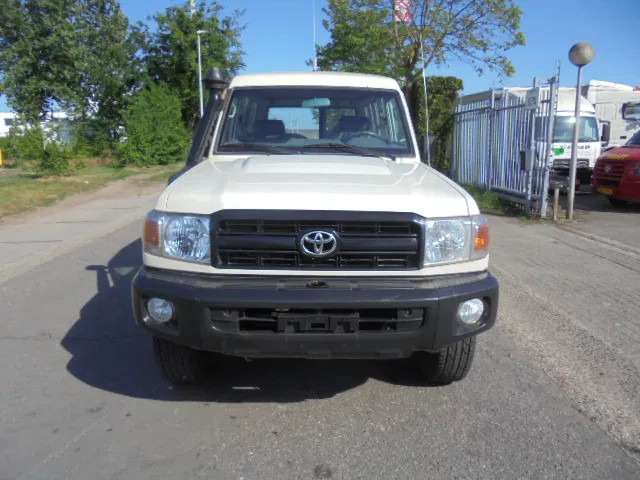 Toyota Land Cruiser HZJ78L 4X4 EXPORT OUTSIDE EU ONLY - سيارة: صورة 2 Toyota Land Cruiser HZJ78L 4X4 EXPORT OUTSIDE EU ONLY - سيارة: صورة 2