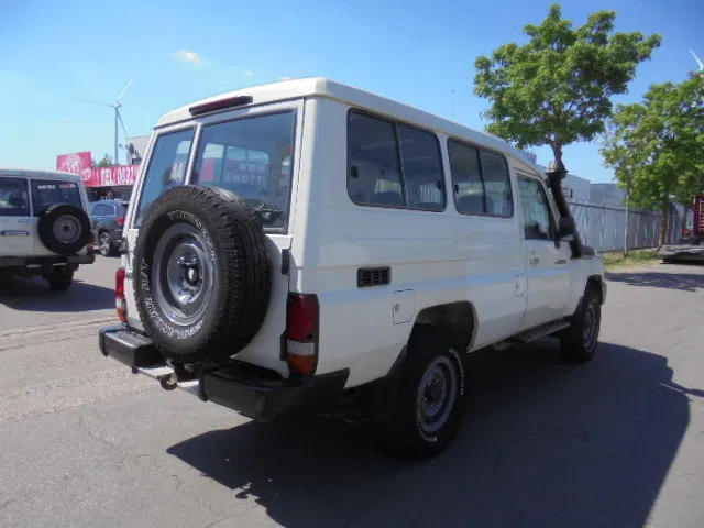 Toyota Land Cruiser HZJ78L 4X4 EXPORT OUTSIDE EU ONLY - سيارة: صورة 5 Toyota Land Cruiser HZJ78L 4X4 EXPORT OUTSIDE EU ONLY - سيارة: صورة 5