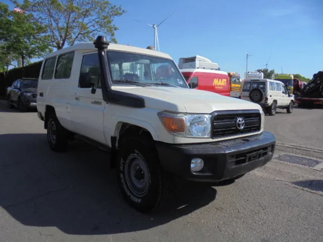Toyota Land Cruiser HZJ78L 4X4 EXPORT OUTSIDE EU ONLY - سيارة: صورة 3 Toyota Land Cruiser HZJ78L 4X4 EXPORT OUTSIDE EU ONLY - سيارة: صورة 3