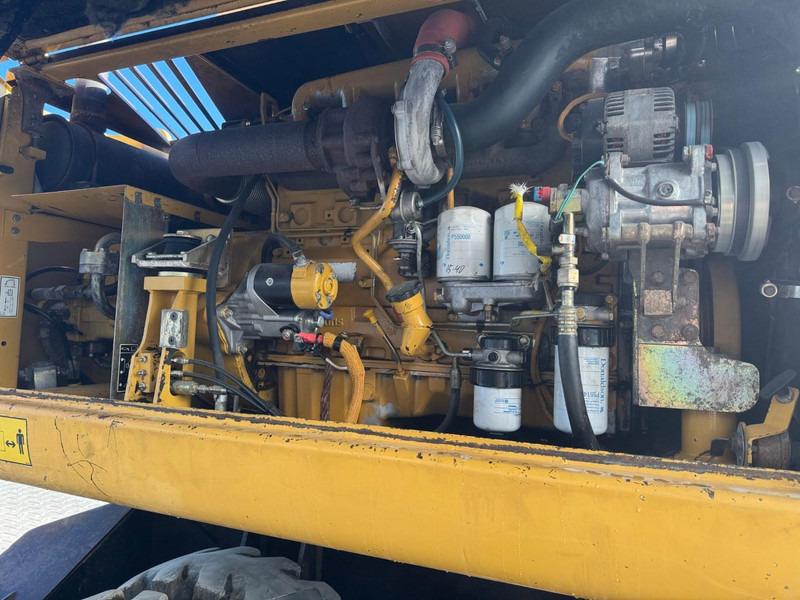 حفار ذو عجلات Caterpillar M 316 C: صورة 14