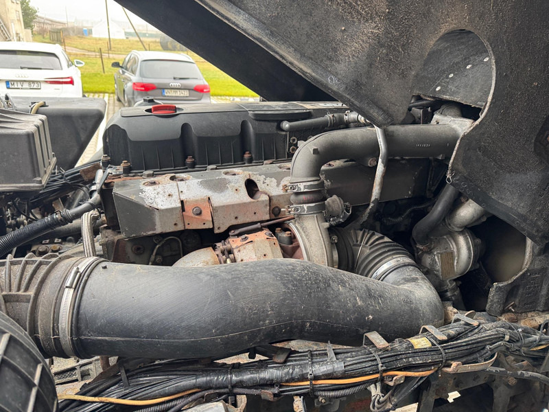 رأس تريلا DAF XF 105.460: صورة 12