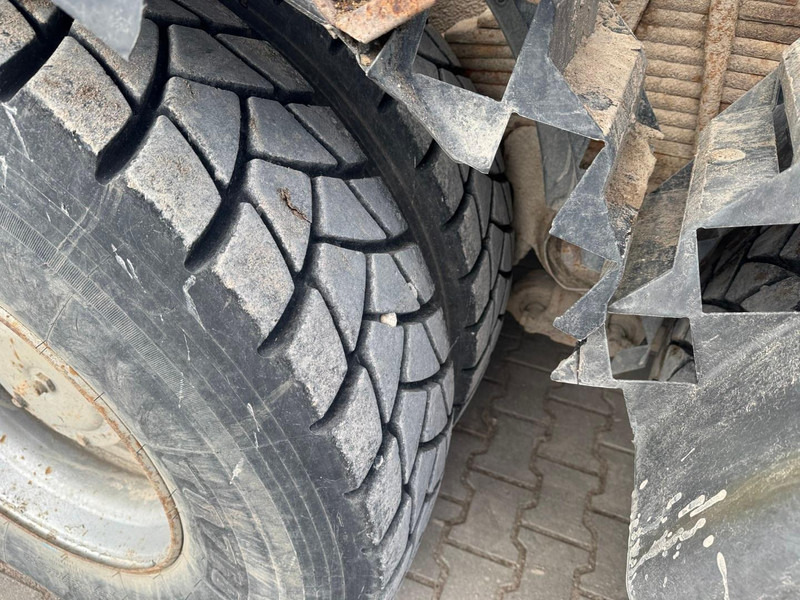 شاحنة قلاب Iveco Trakker 410E42, manual pump: صورة 14