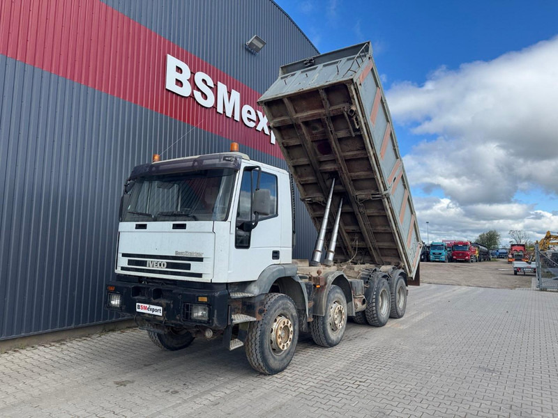 شاحنة قلاب Iveco Trakker 410E42, manual pump: صورة 6