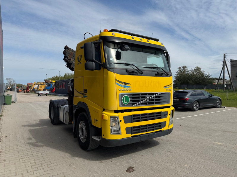 Volvo FH 12 +Hiab 220-5 + Remote control - مقطورة السحب: صورة 3 Volvo FH 12 +Hiab 220-5 + Remote control - مقطورة السحب: صورة 3