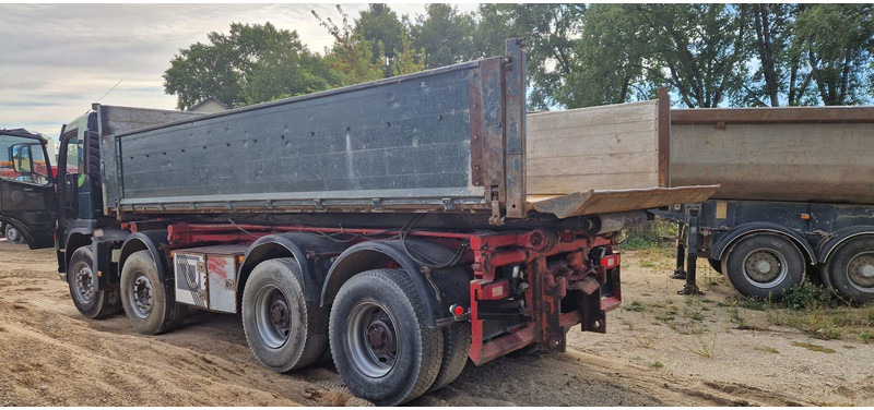 Volvo FM 12 - شاحنة - نظام الكابلات: صورة 3 Volvo FM 12 - شاحنة - نظام الكابلات: صورة 3