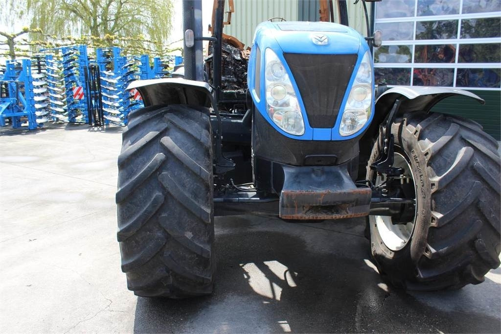 New Holland T7030 - جرار: صورة 2 New Holland T7030 - جرار: صورة 2