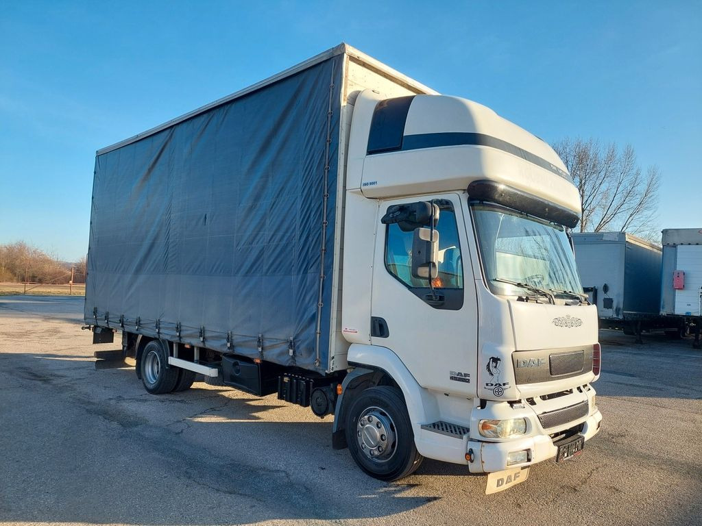 DAF FA LF 45.220 E12 4x2 DAF FA LF 45.220 E12 4x2 - شاحنة ذات ستائر جانبية: صورة 2 DAF FA LF 45.220 E12 4x2 DAF FA LF 45.220 E12 4x2 - شاحنة ذات ستائر جانبية: صورة 2