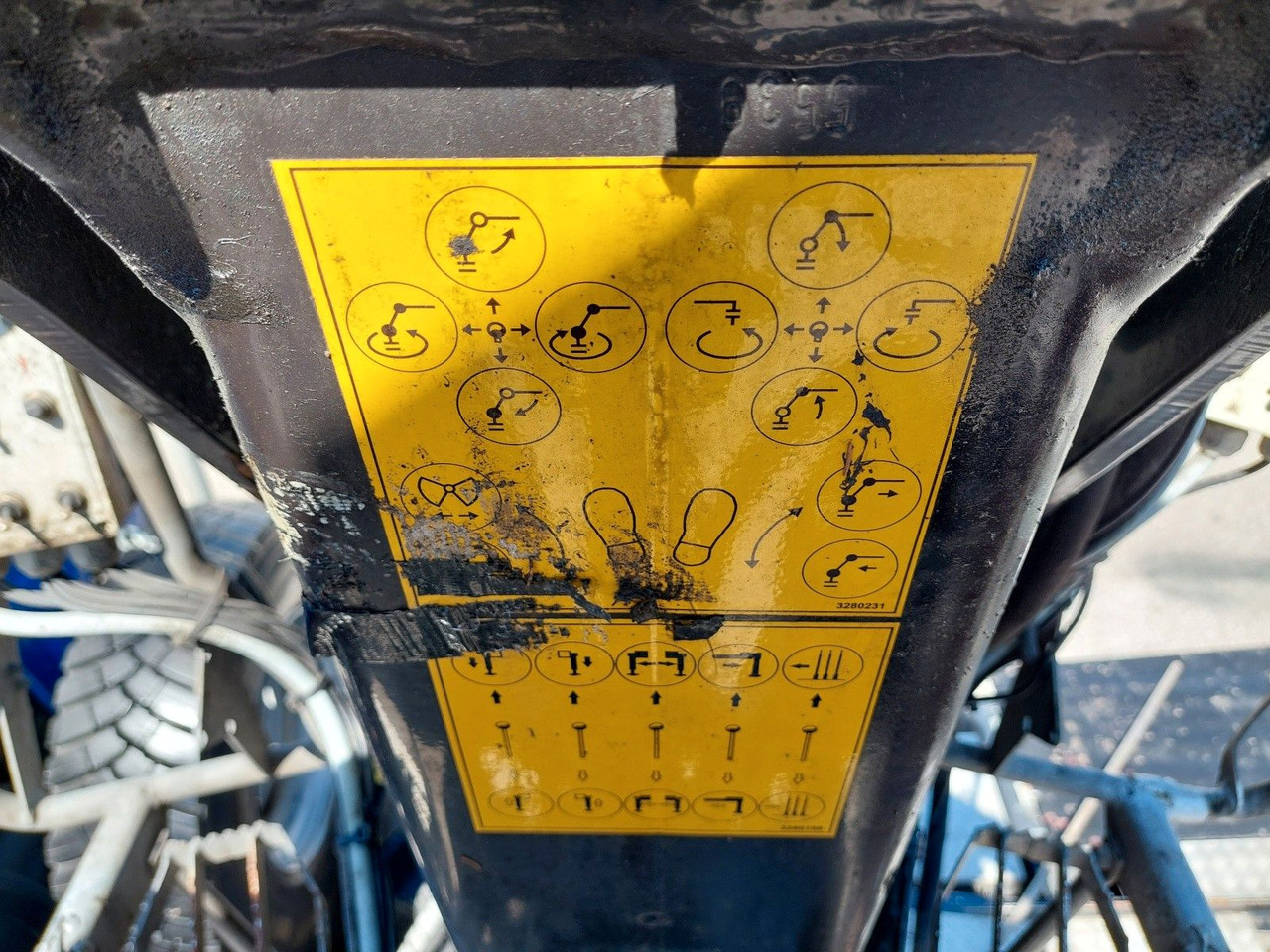 رأس تريلا MAN TG3 33.510 6X6 BL KRAN LANGHOLZ Kesla 2117ZT94: صورة 13