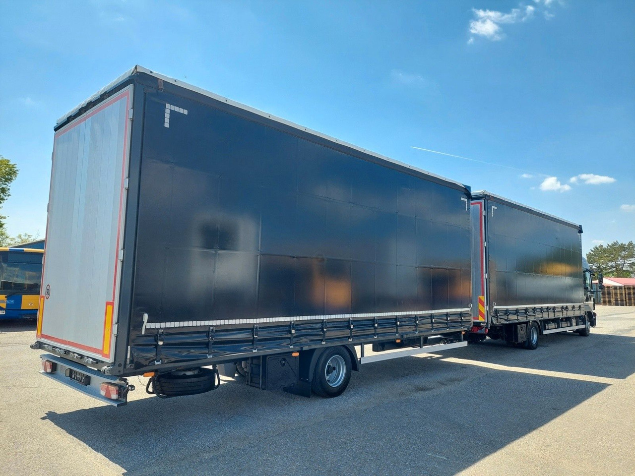 MAN TGL 12.250 BL 4x2 + Anhänger KONAR 38 Paletten - شاحنة ذات ستائر جانبية: صورة 4 MAN TGL 12.250 BL 4x2 + Anhänger KONAR 38 Paletten - شاحنة ذات ستائر جانبية: صورة 4