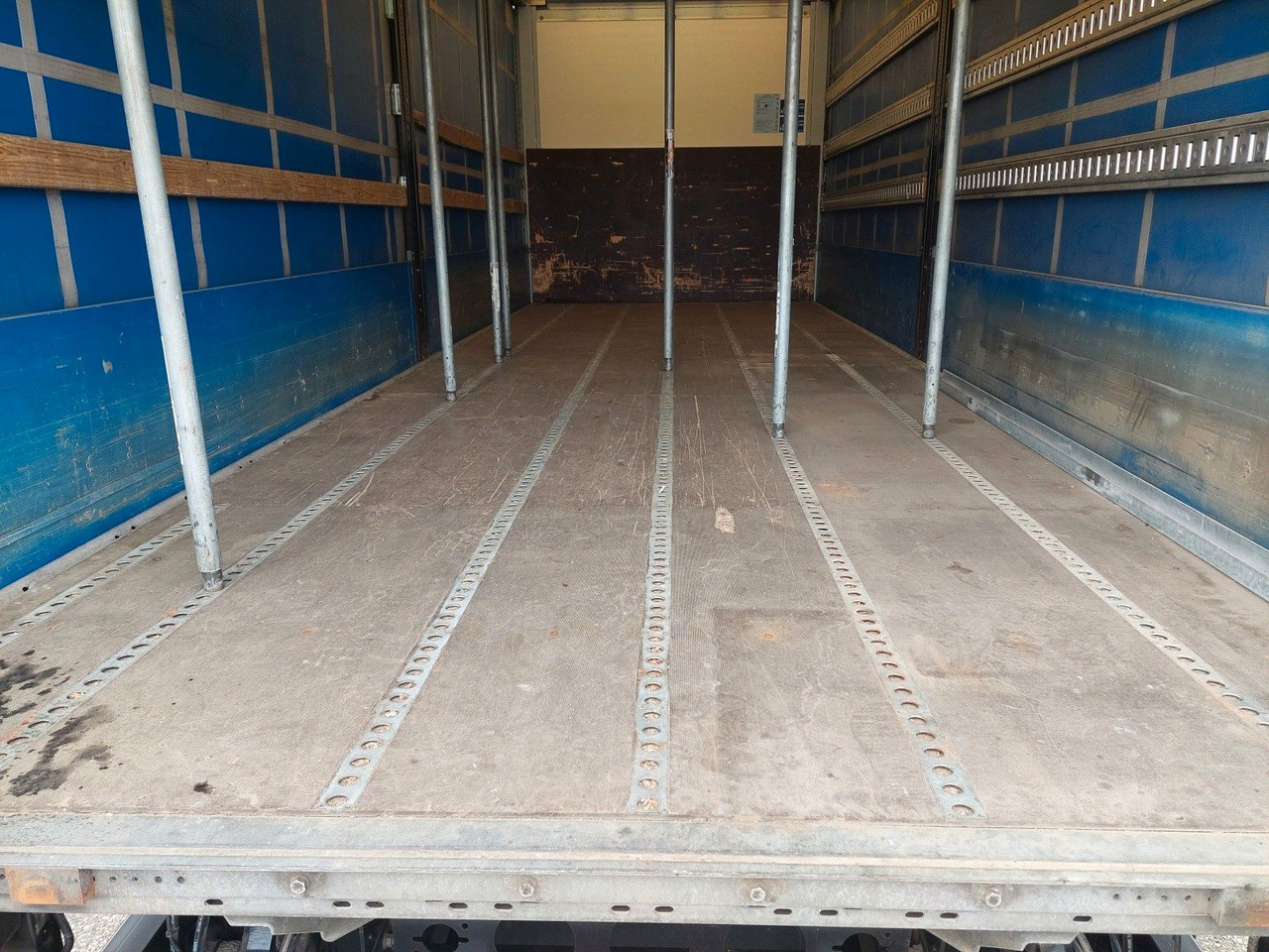 تأجير MAN TGL 12.250 BL 4x2 MAN TGL 12.250 BL 4x2: صورة 8 تأجير MAN TGL 12.250 BL 4x2 MAN TGL 12.250 BL 4x2: صورة 8