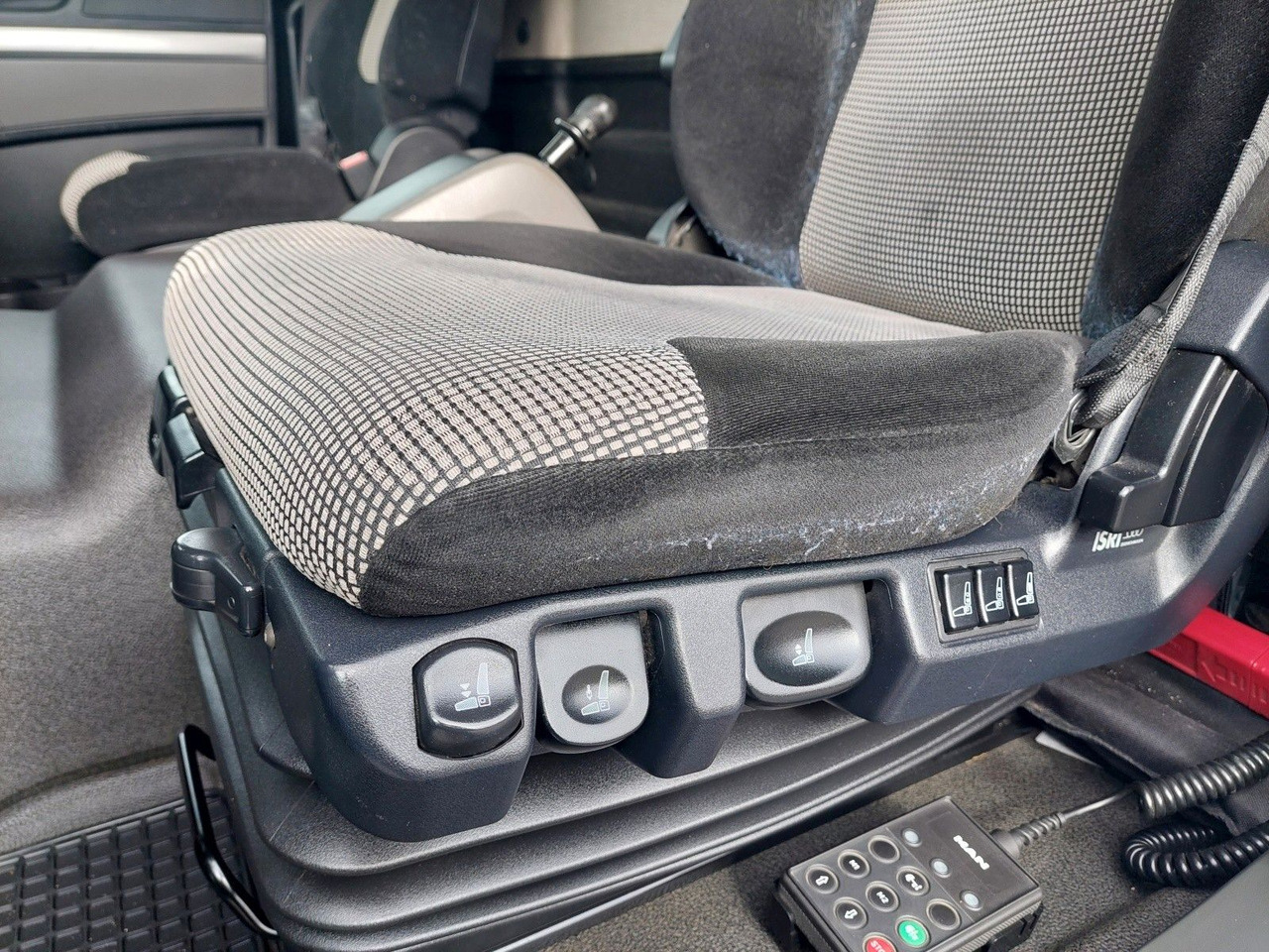 تأجير MAN TGL 12.250 BL 4x2 MAN TGL 12.250 BL 4x2: صورة 44 تأجير MAN TGL 12.250 BL 4x2 MAN TGL 12.250 BL 4x2: صورة 44