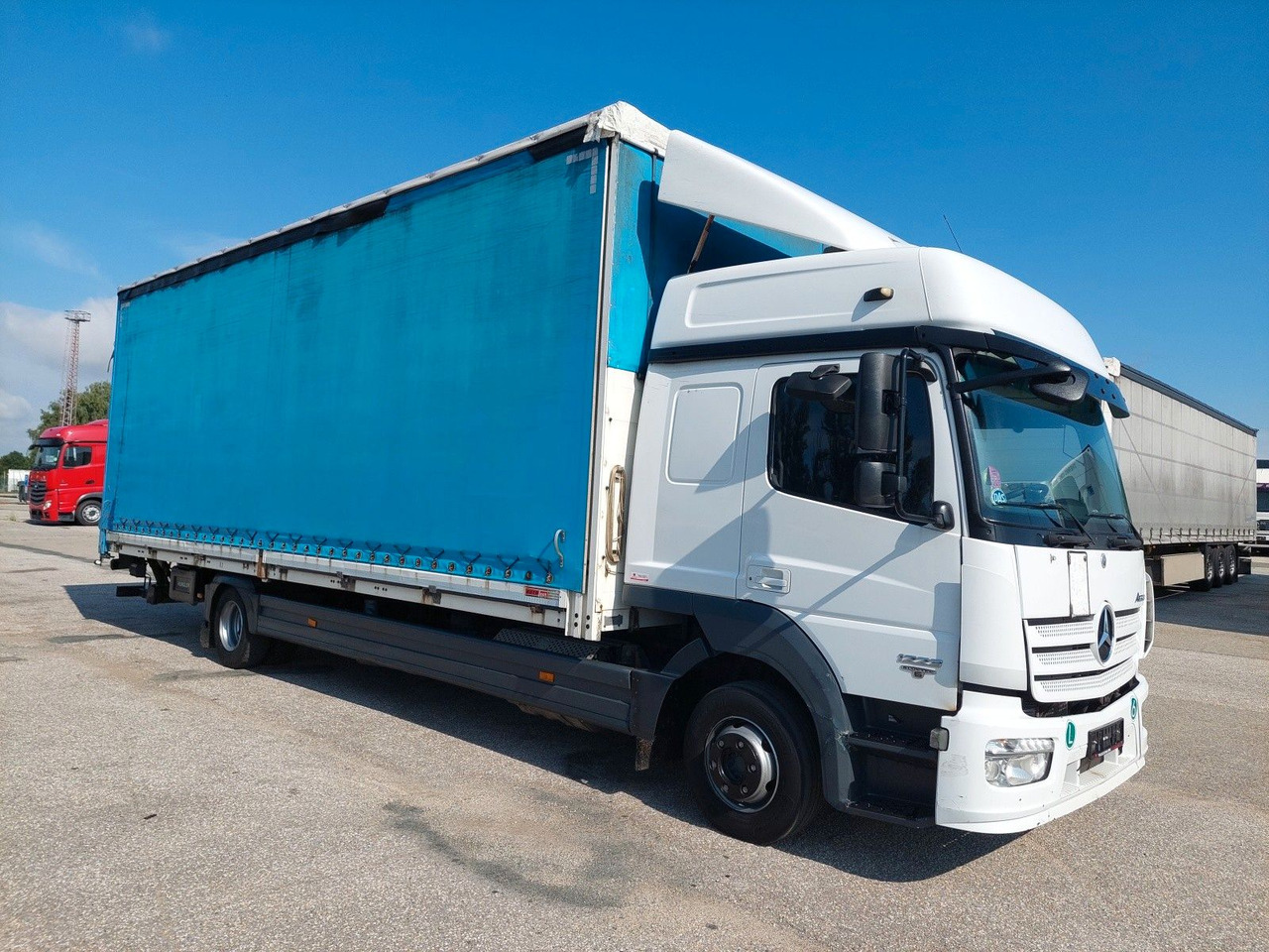 Mercedes-Benz Atego 1223 L/NR 20 20 Paletten - شاحنة ذات ستائر جانبية: صورة 2 Mercedes-Benz Atego 1223 L/NR 20 20 Paletten - شاحنة ذات ستائر جانبية: صورة 2