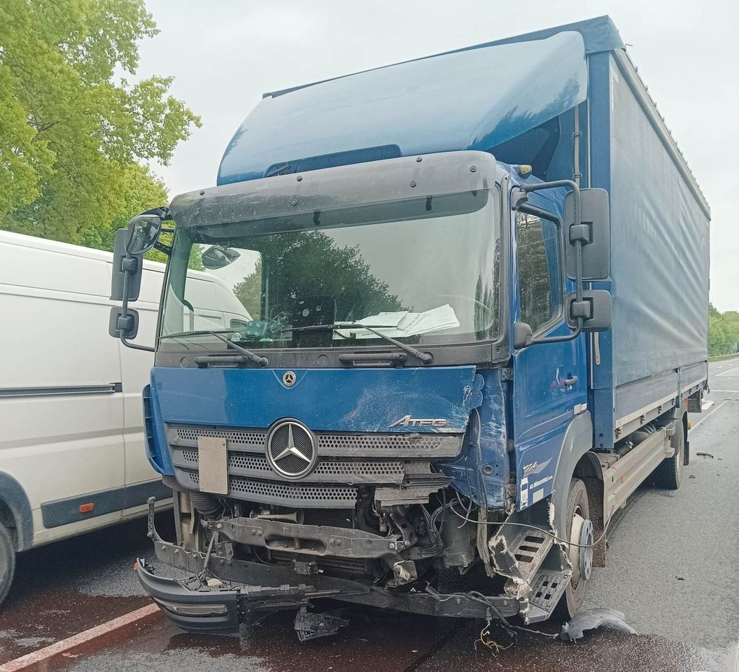 Mercedes-Benz Atego 1224L 4x2 LBW UNFALL!!! - شاحنة ذات ستائر جانبية: صورة 1 Mercedes-Benz Atego 1224L 4x2 LBW UNFALL!!! - شاحنة ذات ستائر جانبية: صورة 1