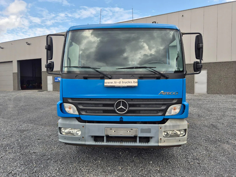 Mercedes-Benz Atego 1218 HOOK SYSTEM + CONTAINER INCLUDED (!) - شاحنة برافعة خطافية: صورة 2 Mercedes-Benz Atego 1218 HOOK SYSTEM + CONTAINER INCLUDED (!) - شاحنة برافعة خطافية: صورة 2