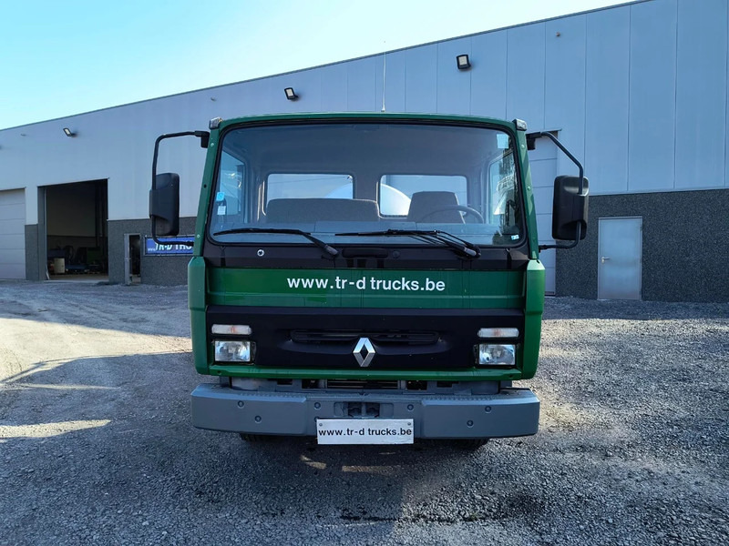 Renault Midliner S135 - ONLY 54 400KM - SMALL TANK 3680L INSULATED INOX - شاحنة صهريج: صورة 2 Renault Midliner S135 - ONLY 54 400KM - SMALL TANK 3680L INSULATED INOX - شاحنة صهريج: صورة 2