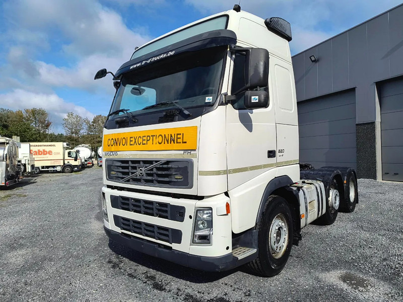 Volvo FH 13.520 6X2 - 90 TON - VOITH RETARDER - BIG AXLES - LIFTING AXLE - مقطورة السحب: صورة 1 Volvo FH 13.520 6X2 - 90 TON - VOITH RETARDER - BIG AXLES - LIFTING AXLE - مقطورة السحب: صورة 1