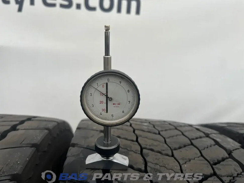 Continental Continental 315/70R22.5 Eco HD5 154/150 M+S 3PMSF gebruikte set - إطارات - شاحنة: صورة 3 Continental Continental 315/70R22.5 Eco HD5 154/150 M+S 3PMSF gebruikte set - إطارات - شاحنة: صورة 3