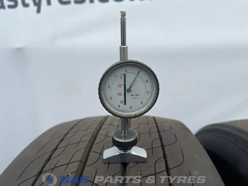 Continental Continental 315/70R22.5 EfficientPro HS5 156/150 M+S 3PMSF gebruikte set - إطارات - شاحنة: صورة 3 Continental Continental 315/70R22.5 EfficientPro HS5 156/150 M+S 3PMSF gebruikte set - إطارات - شاحنة: صورة 3