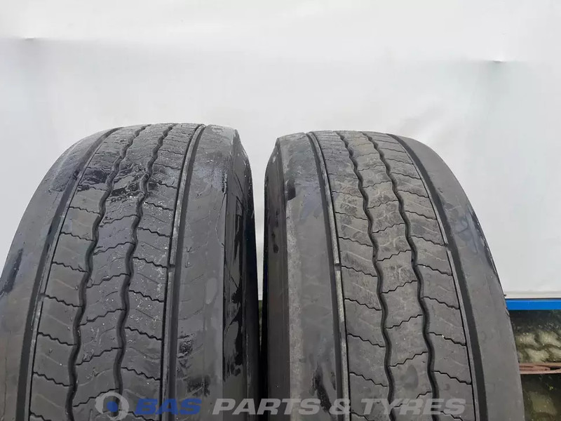 Continental Continental 315/70R22.5 Hybrid HS5 156/150 M+S 3PMSF gebruikte set - إطارات - شاحنة: صورة 2 Continental Continental 315/70R22.5 Hybrid HS5 156/150 M+S 3PMSF gebruikte set - إطارات - شاحنة: صورة 2