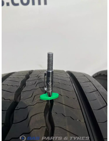 Continental Continental 315/70R22.5 Universeel 154/150 M+S 3PMSF gebruikte set - إطارات - شاحنة: صورة 3 Continental Continental 315/70R22.5 Universeel 154/150 M+S 3PMSF gebruikte set - إطارات - شاحنة: صورة 3