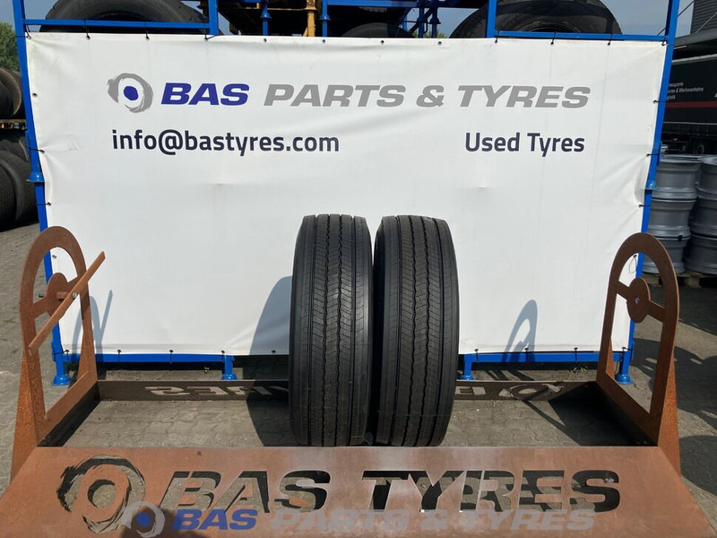 Continental Continental 315/70R22.5 Universeel 154/150 M+S 3PMSF gebruikte set - إطارات - شاحنة: صورة 1 Continental Continental 315/70R22.5 Universeel 154/150 M+S 3PMSF gebruikte set - إطارات - شاحنة: صورة 1