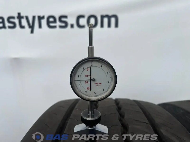 Continental Continental 315/80R22.5 Hybrid HS5 156/150 M+S 3PMSF gebruikte set - إطارات - شاحنة: صورة 3 Continental Continental 315/80R22.5 Hybrid HS5 156/150 M+S 3PMSF gebruikte set - إطارات - شاحنة: صورة 3