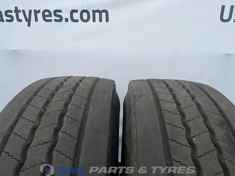 Continental Continental 315/80R22.5 Hybrid HS5 156/150 M+S 3PMSF gebruikte set - إطارات - شاحنة: صورة 2 Continental Continental 315/80R22.5 Hybrid HS5 156/150 M+S 3PMSF gebruikte set - إطارات - شاحنة: صورة 2