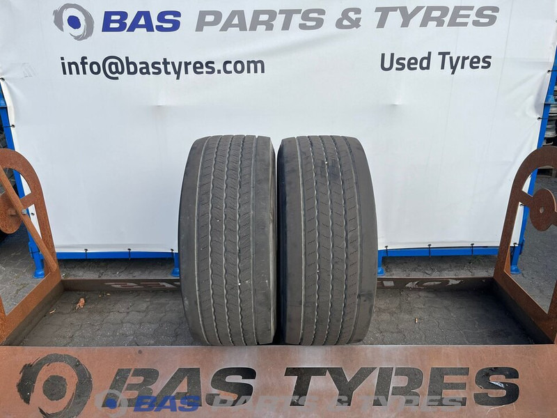 Continental Continental 385/55R22.5 Hybrid HS3 160 K M+S 3PMSF gebruikte set - إطارات - شاحنة: صورة 1 Continental Continental 385/55R22.5 Hybrid HS3 160 K M+S 3PMSF gebruikte set - إطارات - شاحنة: صورة 1