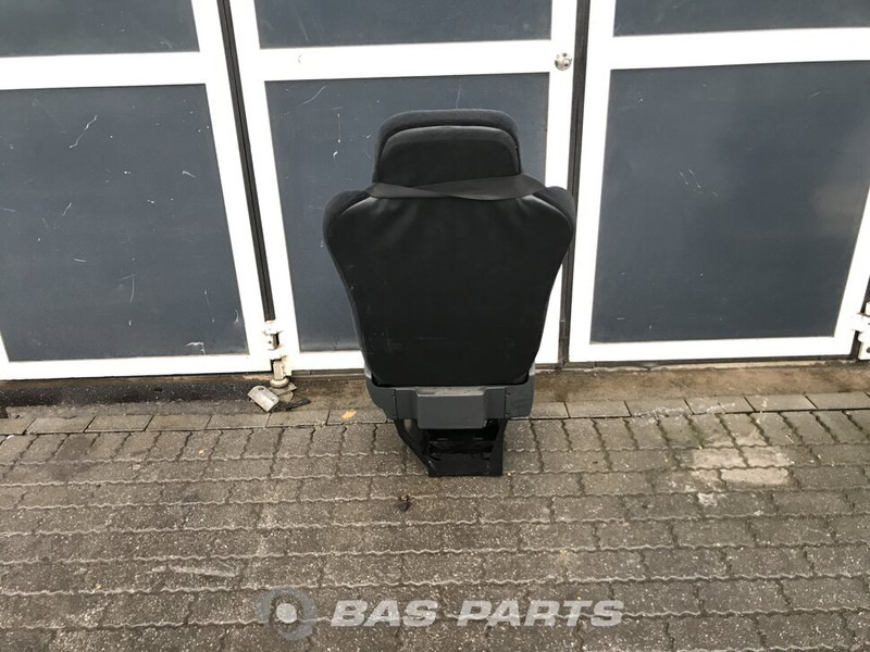 Mercedes-Benz Actros MP3 Bijrijdersstoel Mercedes A 943 910 05 03 - مقعد - شاحنة: صورة 3 Mercedes-Benz Actros MP3 Bijrijdersstoel Mercedes A 943 910 05 03 - مقعد - شاحنة: صورة 3