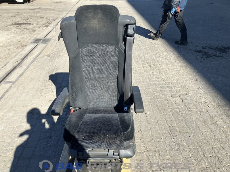Mercedes-Benz Actros MP4 Bestuurdersstoel Mercedes A 960 910 75 01 - مقعد - شاحنة: صورة 1 Mercedes-Benz Actros MP4 Bestuurdersstoel Mercedes A 960 910 75 01 - مقعد - شاحنة: صورة 1