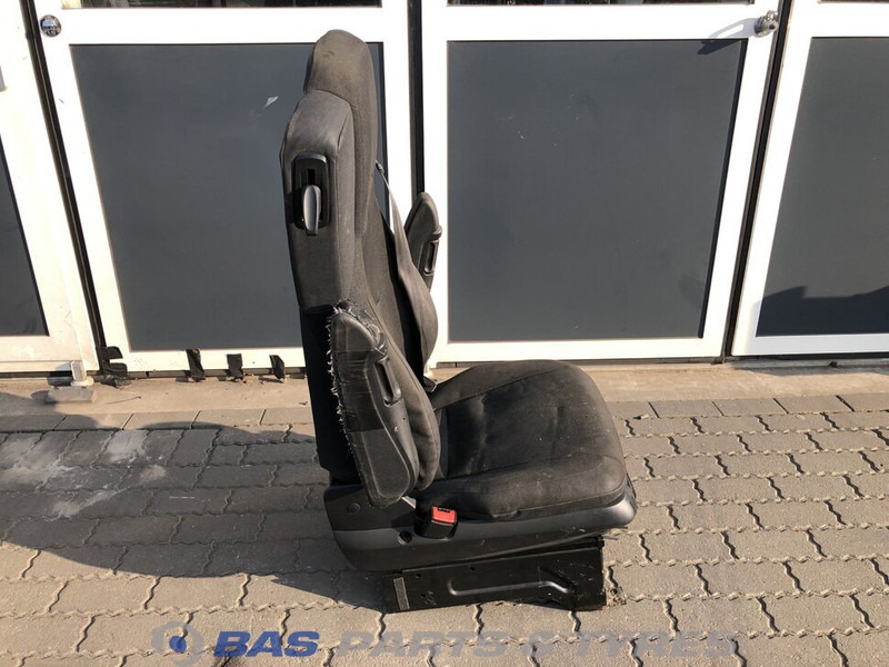 Mercedes-Benz Actros MP4 Chauffeursstoel Mercedes A 960 910 47 01 - مقعد - شاحنة: صورة 4 Mercedes-Benz Actros MP4 Chauffeursstoel Mercedes A 960 910 47 01 - مقعد - شاحنة: صورة 4