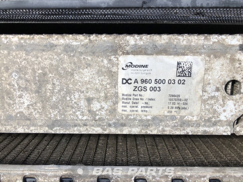 Mercedes-Benz Actros MP4 Koelerpakket Mercedes OM470LA 395 A 960 500 28 01 - مشعاع - شاحنة: صورة 3 Mercedes-Benz Actros MP4 Koelerpakket Mercedes OM470LA 395 A 960 500 28 01 - مشعاع - شاحنة: صورة 3