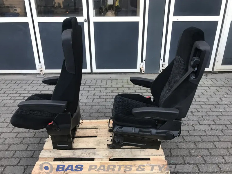 Mercedes-Benz Actros MP4 Stoelen set Mercedes A 960 910 75 01 - مقعد - شاحنة: صورة 2 Mercedes-Benz Actros MP4 Stoelen set Mercedes A 960 910 75 01 - مقعد - شاحنة: صورة 2