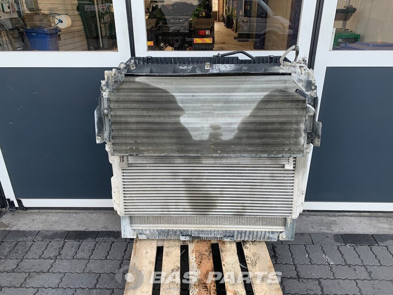 Mercedes-Benz Antos MP4 Koelerpakket Mercedes OM470LA 395 A 960 500 00 02 - مشعاع - شاحنة: صورة 1 Mercedes-Benz Antos MP4 Koelerpakket Mercedes OM470LA 395 A 960 500 00 02 - مشعاع - شاحنة: صورة 1